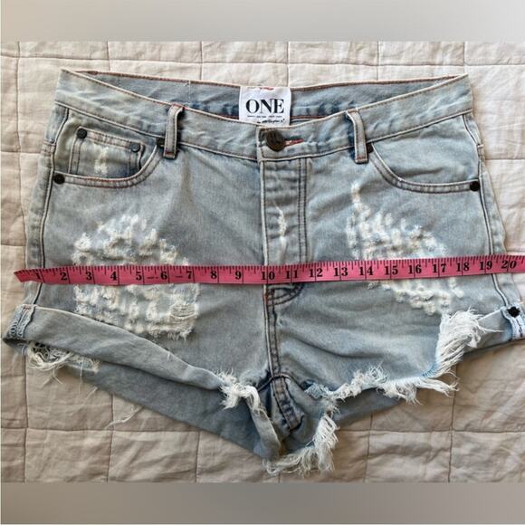 RARE Revolve X One Teaspoon Light Wash Hawks Cheetah Distressed Denim Shorts -30 - Picture 8 of 12